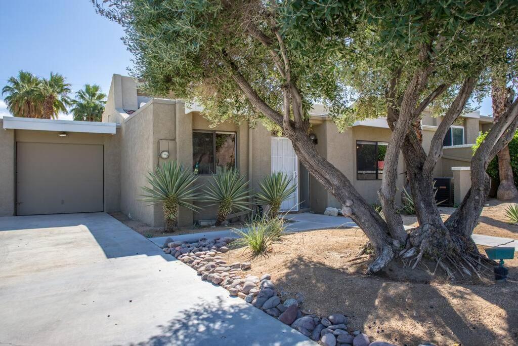 Charming Palm Desert Oasis - An Ideal Getaway Home Exterior photo